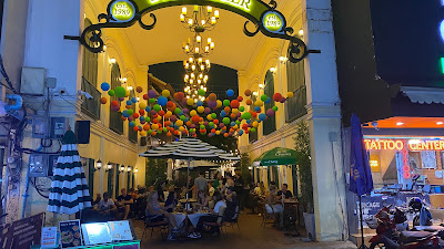 Wine & Cocktail Bar